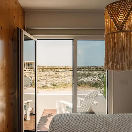 We Surf House Bed & Breakfast *