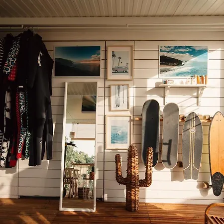 Bed & Breakfast We Surf House *