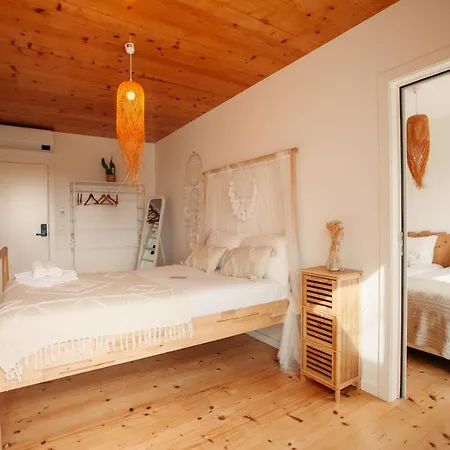 Bed & Breakfast We Surf House *