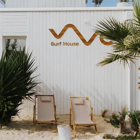 Bed & Breakfast We Surf House *