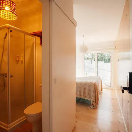 We Surf House Bed & Breakfast *