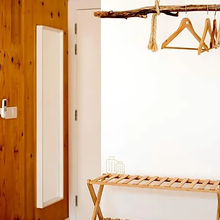 We Surf House Bed & Breakfast