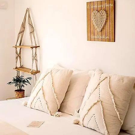 We Surf House 3*