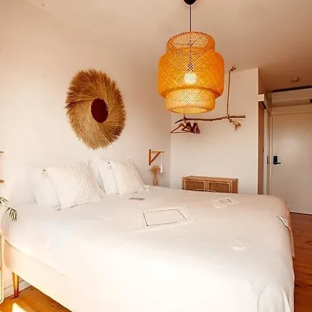 We Surf House 3*