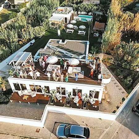 We Surf House Bed & Breakfast 3*