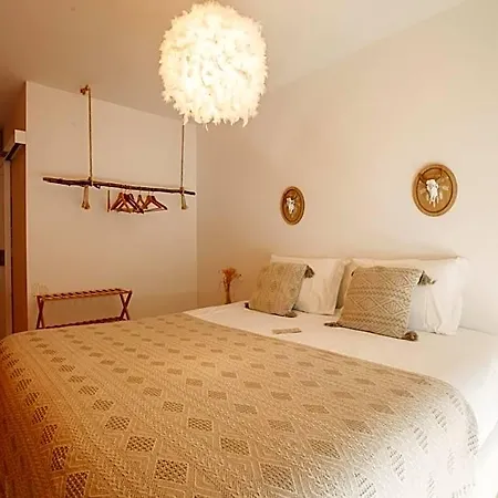 We Surf House Bed & Breakfast