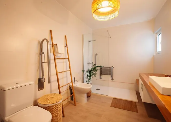 We Surf House 3*