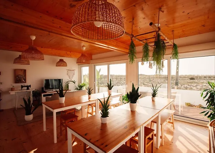 Couette-café We Surf House 3*