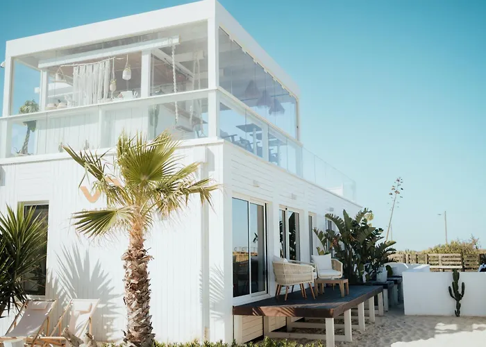 We Surf House 3*